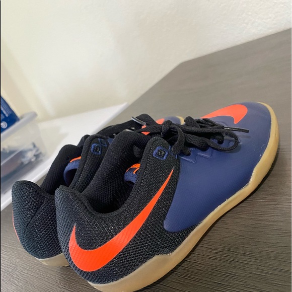 nike shoes size 2 youth